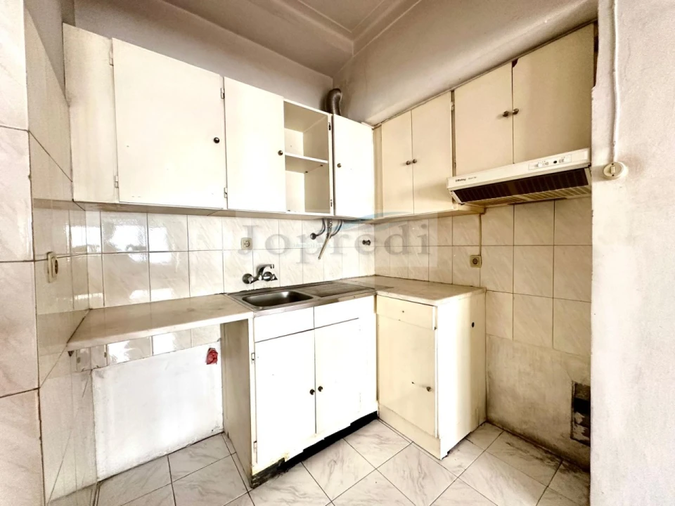 Apartamento T1 para Venda em Santo António Foto 13