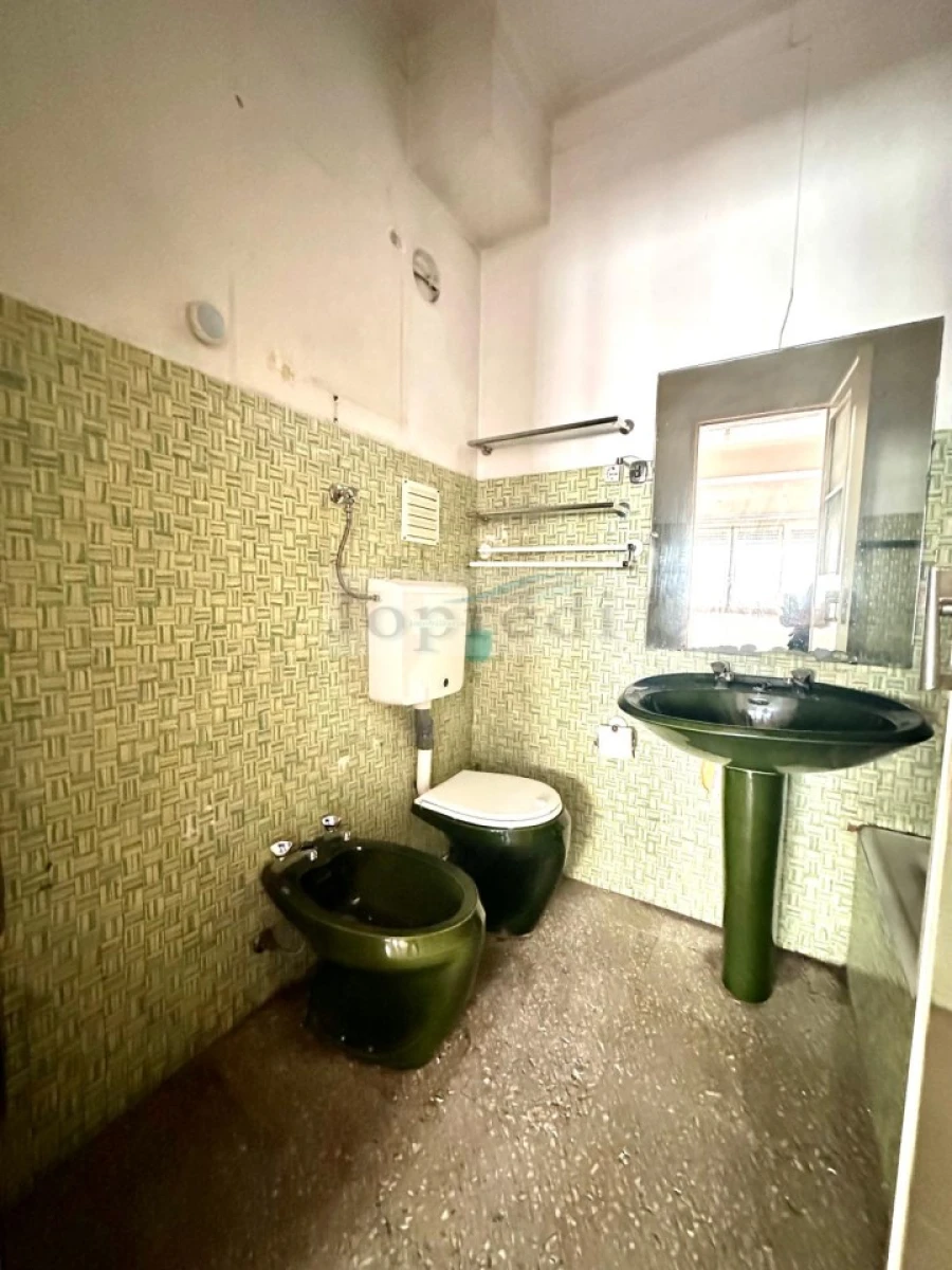 Apartamento T1 para Venda em Santo António Foto 17