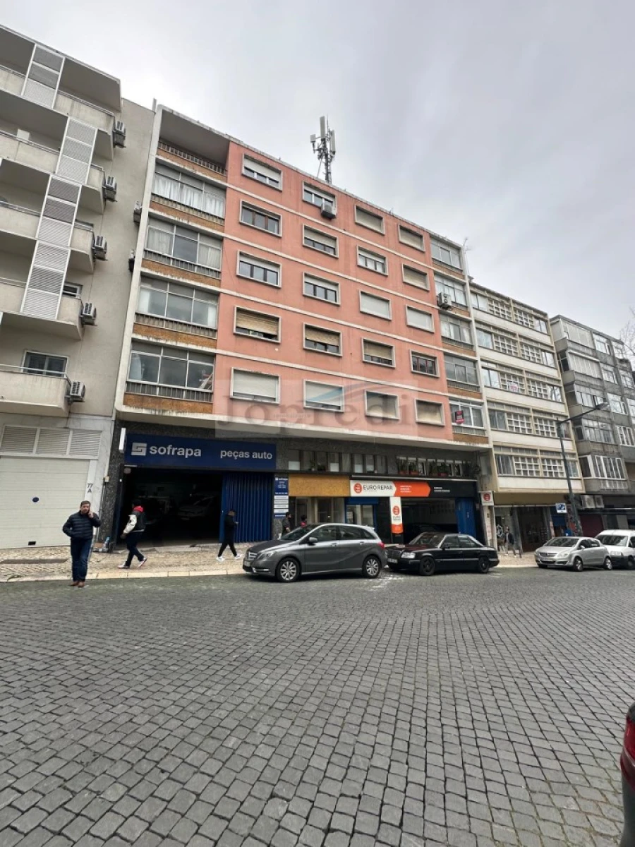 Apartamento T1 para Venda em Santo António Foto 23