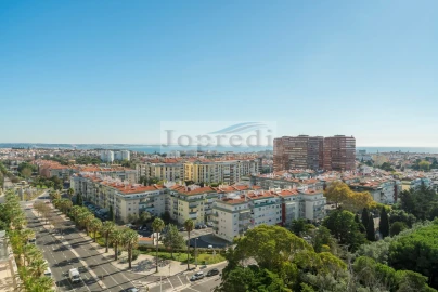 Apartamento T3 para Venda em Oeiras e São Julião da Barra, Paço de Arcos e Caxias