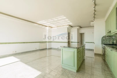 Apartamento T3 para Venda em Oeiras e São Julião da Barra, Paço de Arcos e Caxias