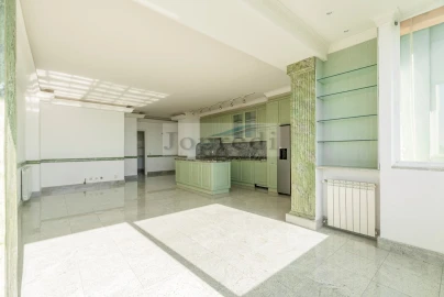Apartamento T3 para Venda em Oeiras e São Julião da Barra, Paço de Arcos e Caxias