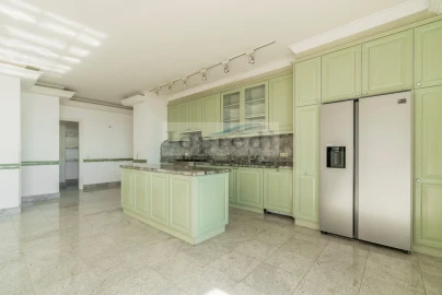 Apartamento T3 para Venda em Oeiras e São Julião da Barra, Paço de Arcos e Caxias