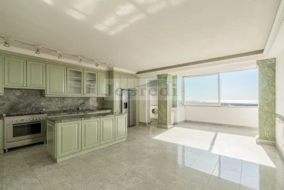 Apartamento T3 para Venda em Oeiras e São Julião da Barra, Paço de Arcos e Caxias