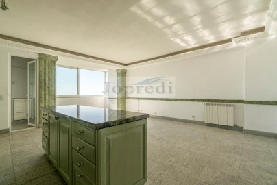 Apartamento T3 para Venda em Oeiras e São Julião da Barra, Paço de Arcos e Caxias