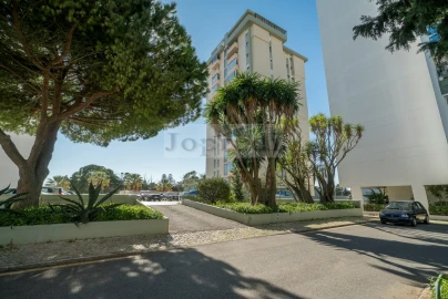 Apartamento T3 para Venda em Oeiras e São Julião da Barra, Paço de Arcos e Caxias