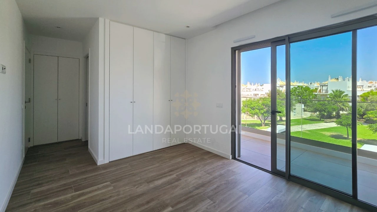 Apartamento T2 para Venda em Conceição e Cabanas de Tavira Foto 11
