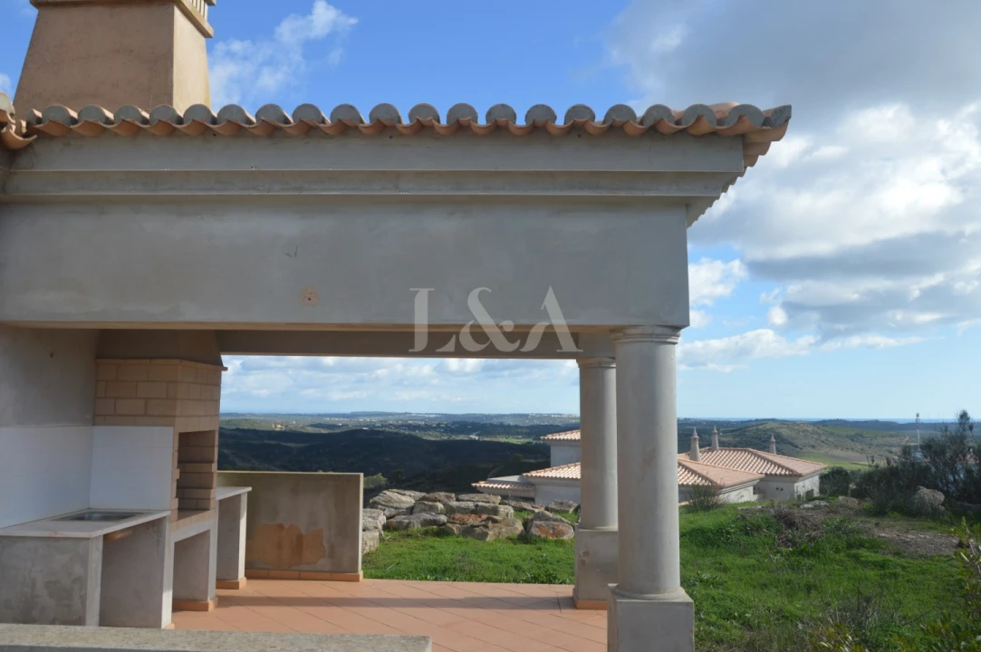 Terreno P/ Prédio para Venda em Budens Foto 4