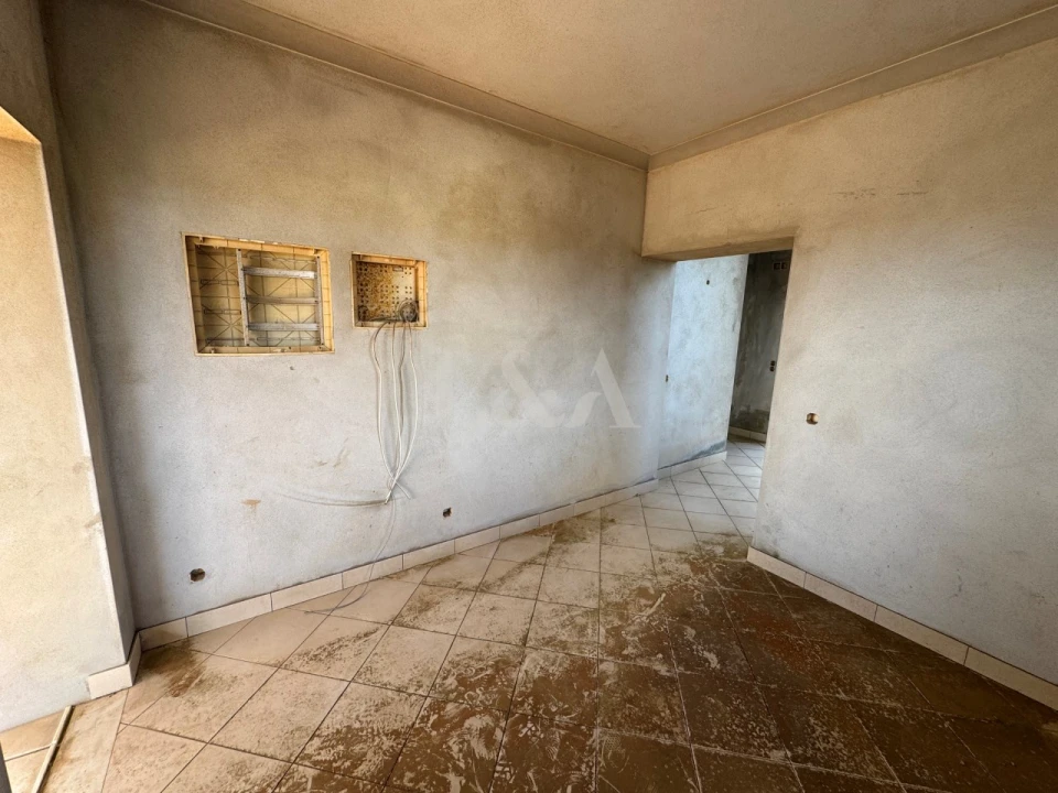 Terreno P/ Prédio para Venda em Budens Foto 10