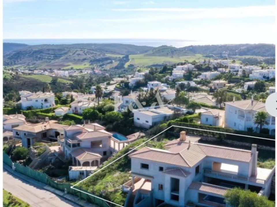 Terreno P/ Prédio para Venda em Budens Foto 2