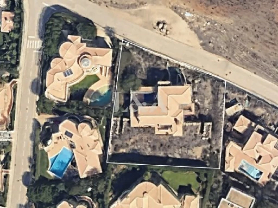 Terreno P/ Prédio para Venda em Budens Foto 3