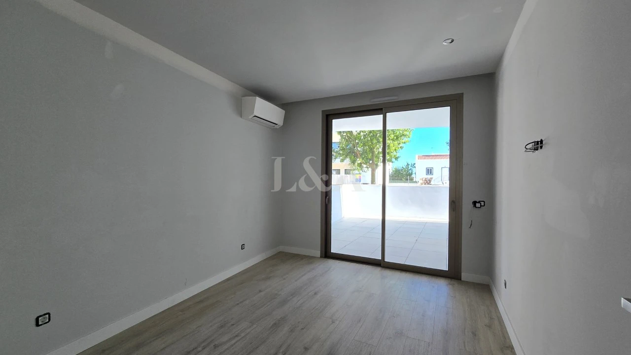 Apartamento T2 para Venda em Conceição e Cabanas de Tavira Foto 7