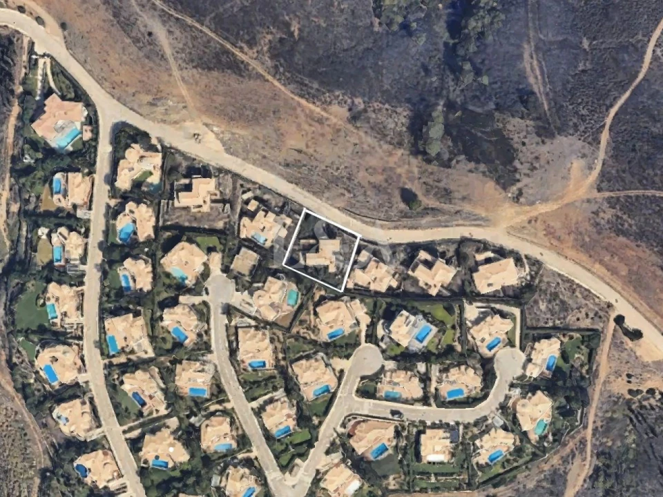 Terreno P/ Prédio para Venda em Budens Foto 4