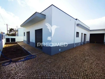Moradia T3 para Venda em Fernao Ferro