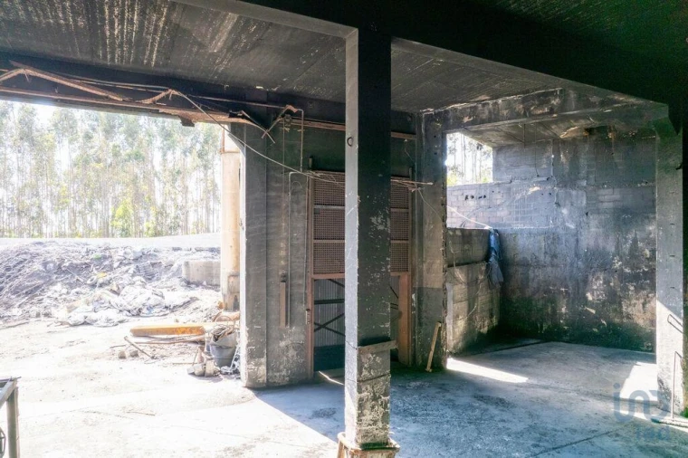 Armazém para Arrendamento em Nogueira do Cravo e Pindelo Foto 12