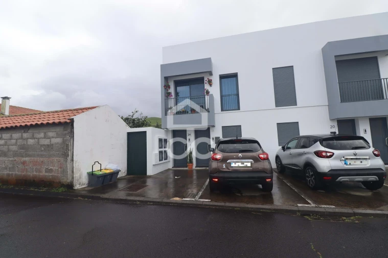 Apartamento T2 para Venda em Cabouco Foto 9