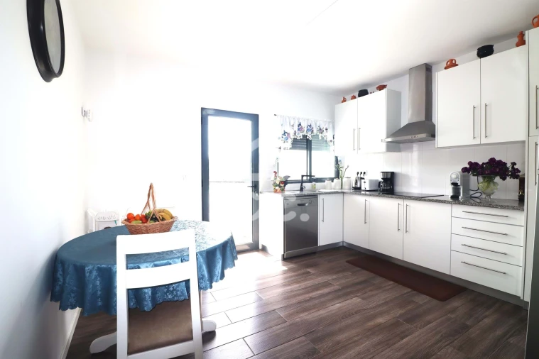 Apartamento T2 para Venda em Cabouco Foto 12