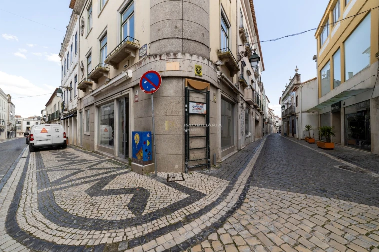 Prédio para Venda em Marvila, Ribeira Santarém, São Salvador, São Nicolau