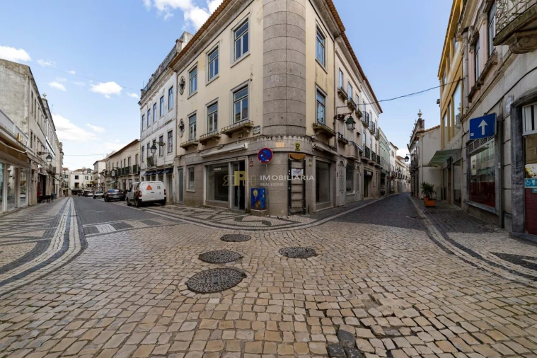 Prédio para Venda em Marvila, Ribeira Santarém, São Salvador, São Nicolau Foto 2