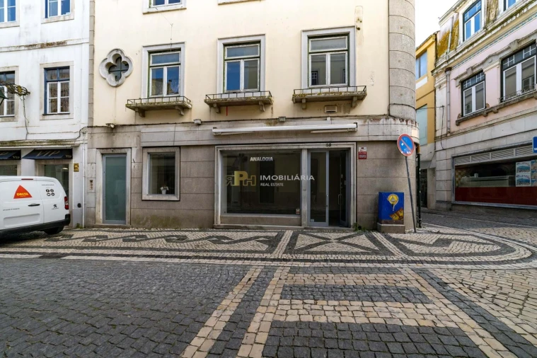 Prédio para Venda em Marvila, Ribeira Santarém, São Salvador, São Nicolau Foto 3