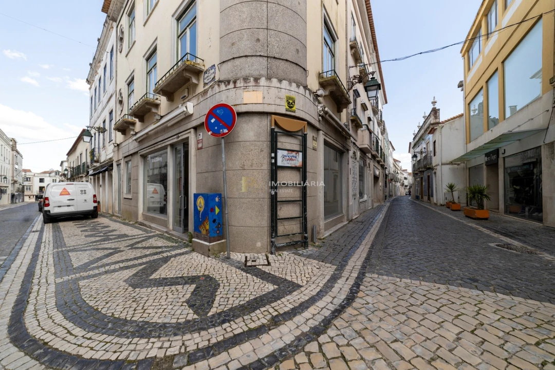 Prédio para Venda em Marvila, Ribeira Santarém, São Salvador, São Nicolau Foto 1