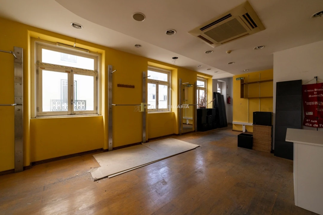 Prédio para Arrendamento em Marvila, Ribeira Santarém, São Salvador, São Nicolau Foto 9