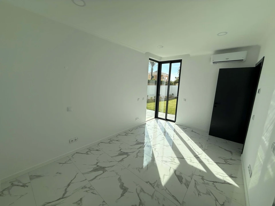 Moradia T3 para Venda em Lagos (São Sebastião e Santa Maria) Foto 7