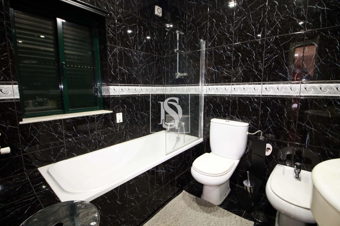 Moradia T6 para Venda em Martim Foto 14