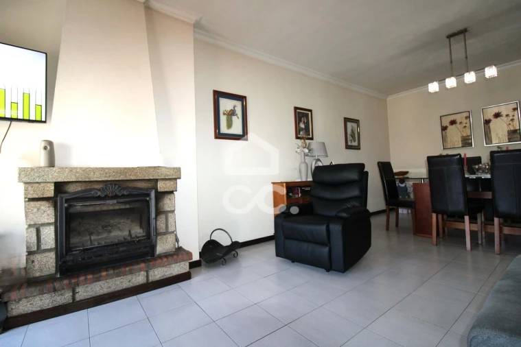 Apartamento T3 para Venda em Madalena e Samaiões Foto 8