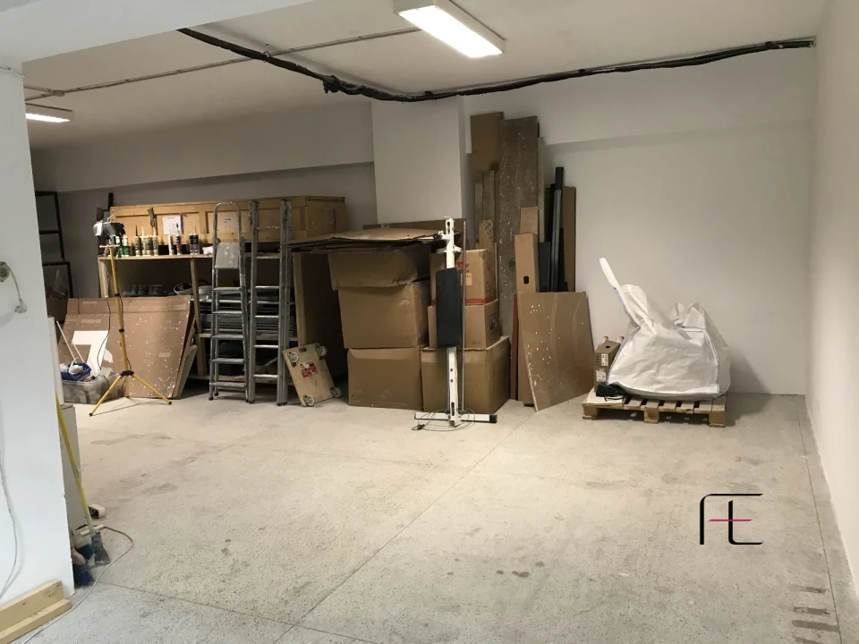 Armazém para Venda em Mafamude e Vilar do Paraíso Foto 13