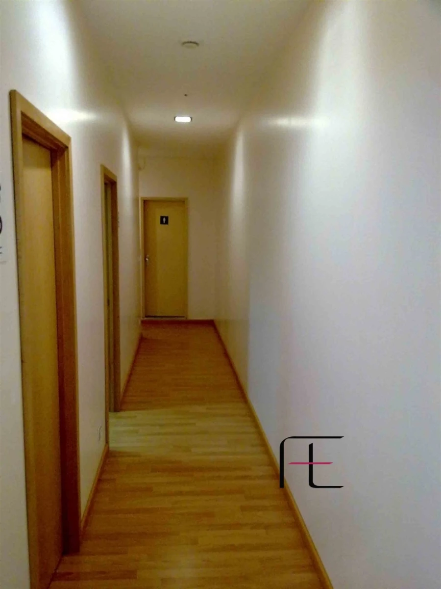 Armazém para Venda em Mafamude e Vilar do Paraíso Foto 25