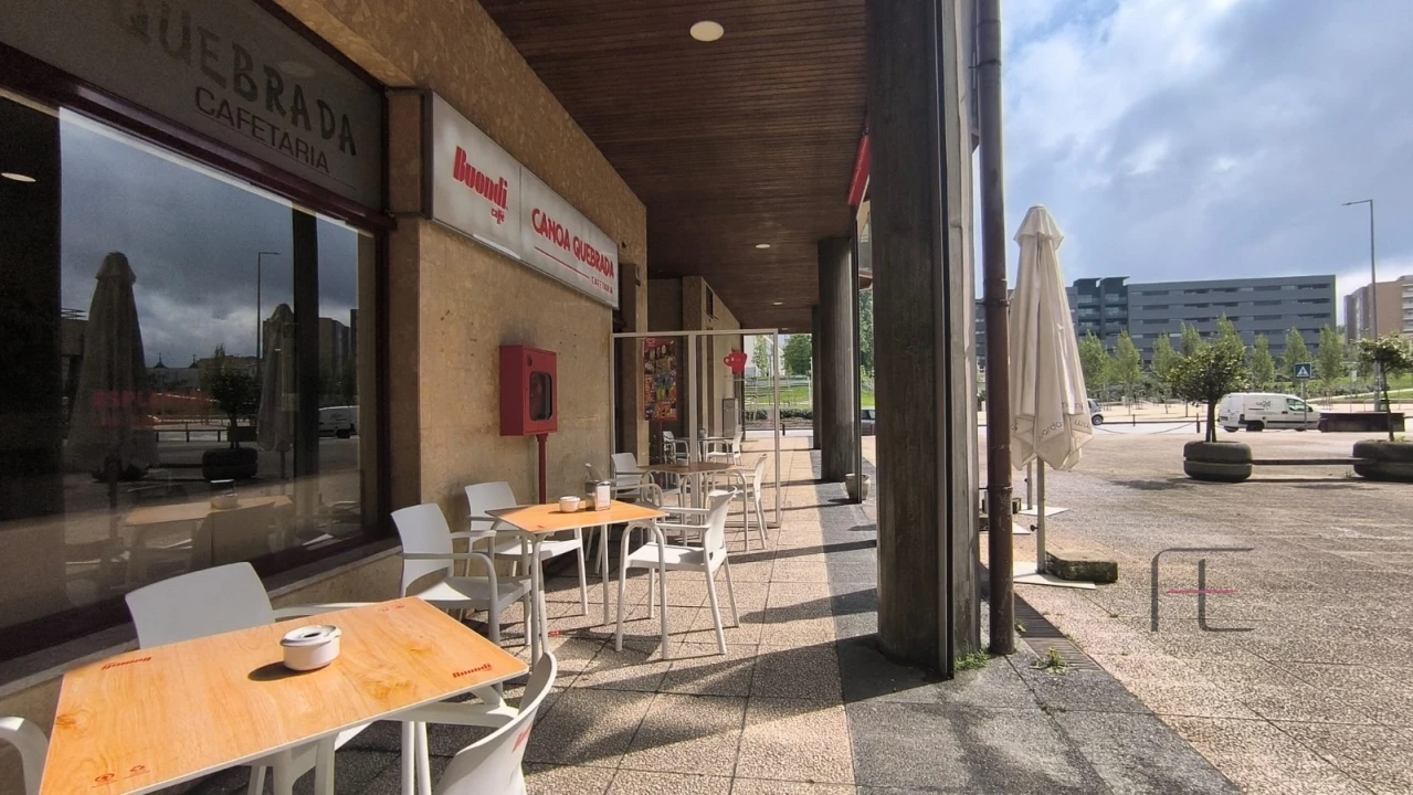 Negócio para Venda em Gondomar (São Cosme), Valbom e Jovim Foto 1