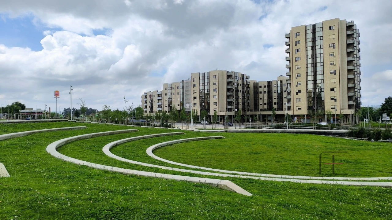 Negócio para Venda em Gondomar (São Cosme), Valbom e Jovim Foto 2