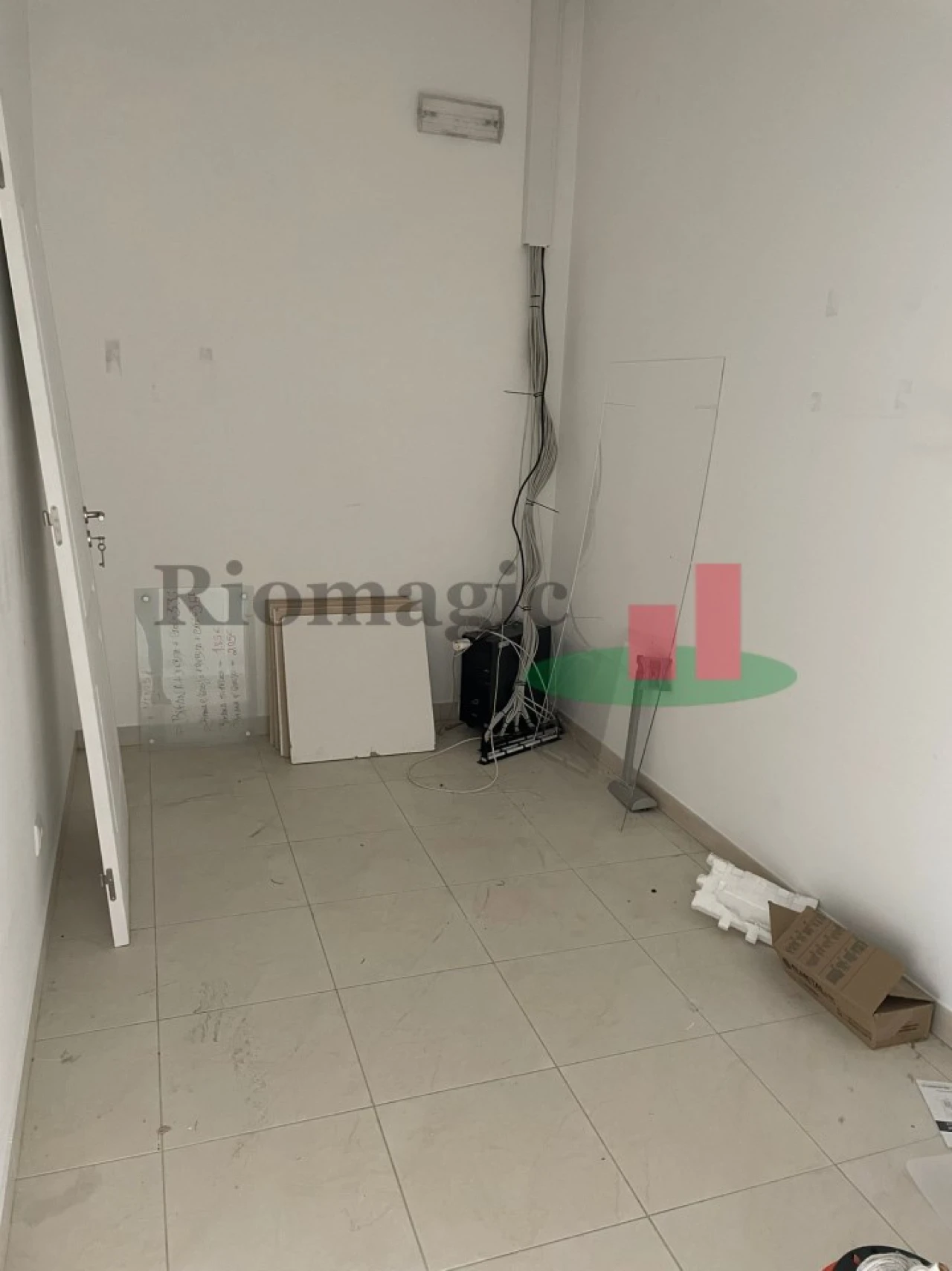 Loja para Arrendamento em Rio Maior Foto 19