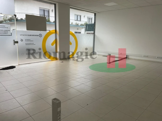 Loja para Arrendamento em Rio Maior Foto 6