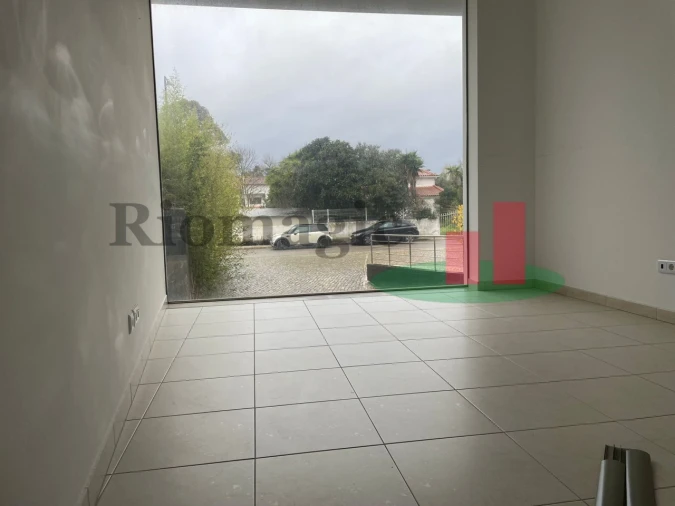 Loja para Arrendamento em Rio Maior Foto 15