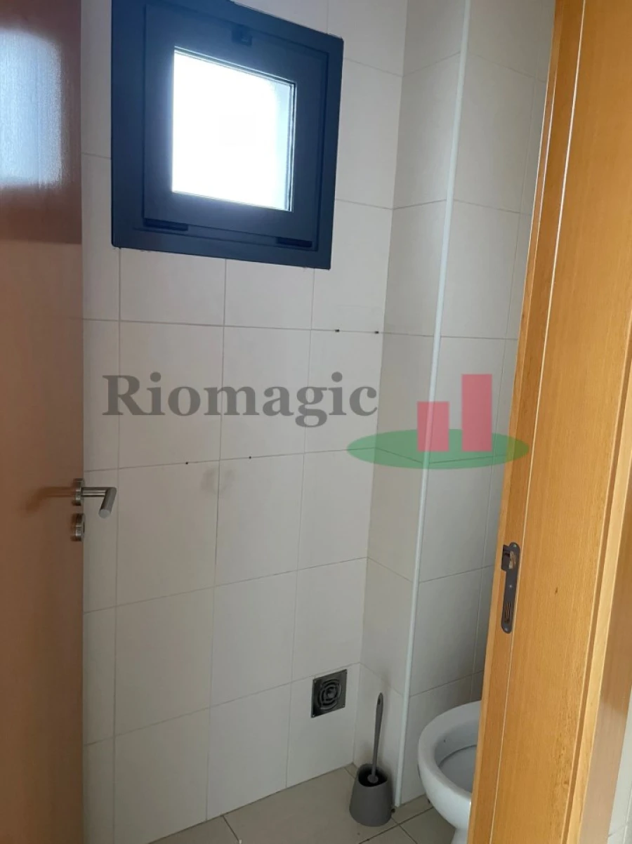 Loja para Arrendamento em Rio Maior Foto 20