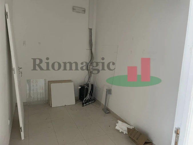 Loja para Arrendamento em Rio Maior Foto 21