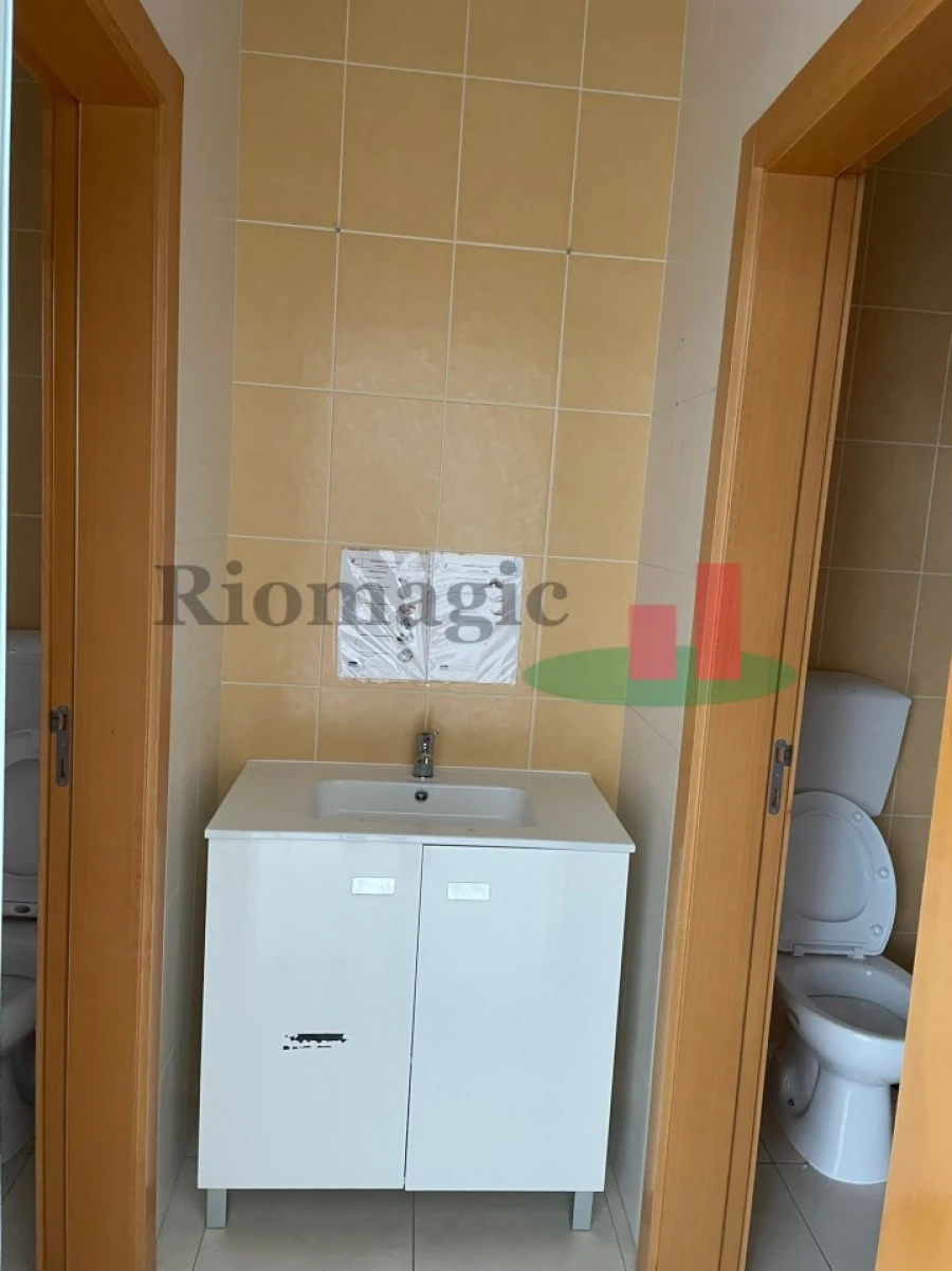 Loja para Arrendamento em Rio Maior Foto 22