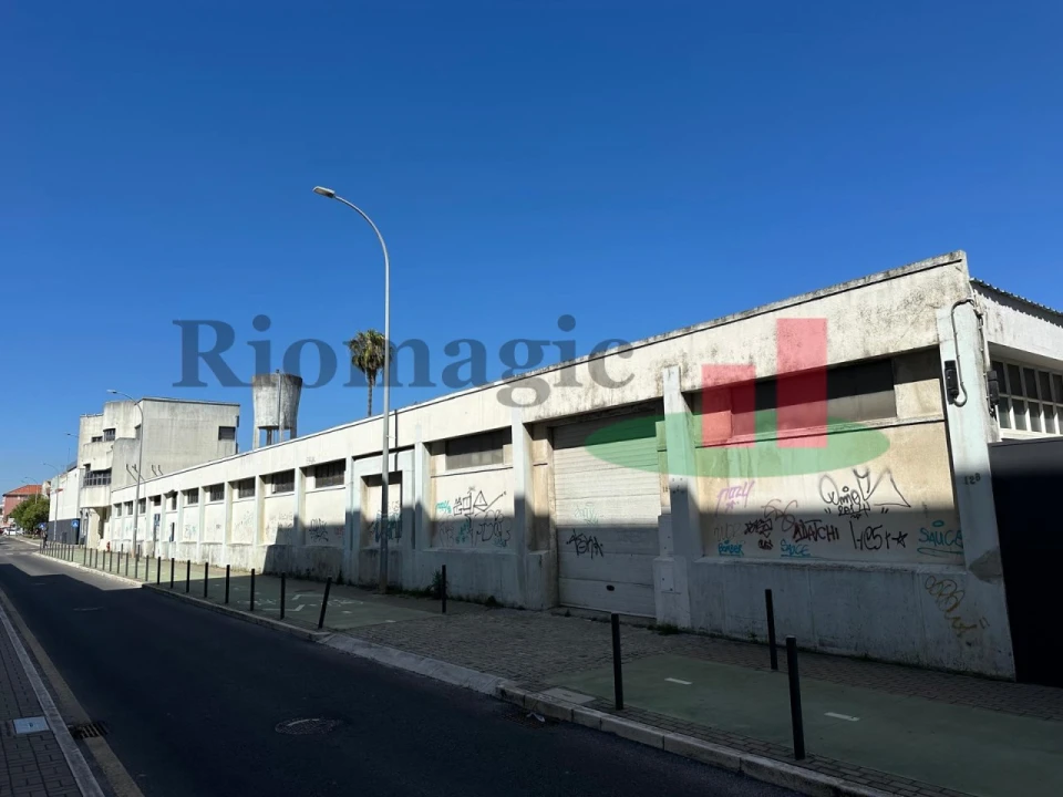 Armazém para Venda em Falagueira-Venda Nova Foto 10