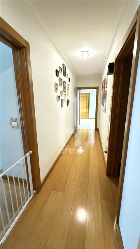 Apartamento T4 para Venda em O. Azeméis, Riba-Ul, Ul, Macinhata Seixa, Madail