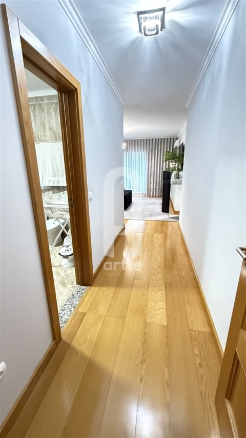 Apartamento T4 para Venda em O. Azeméis, Riba-Ul, Ul, Macinhata Seixa, Madail