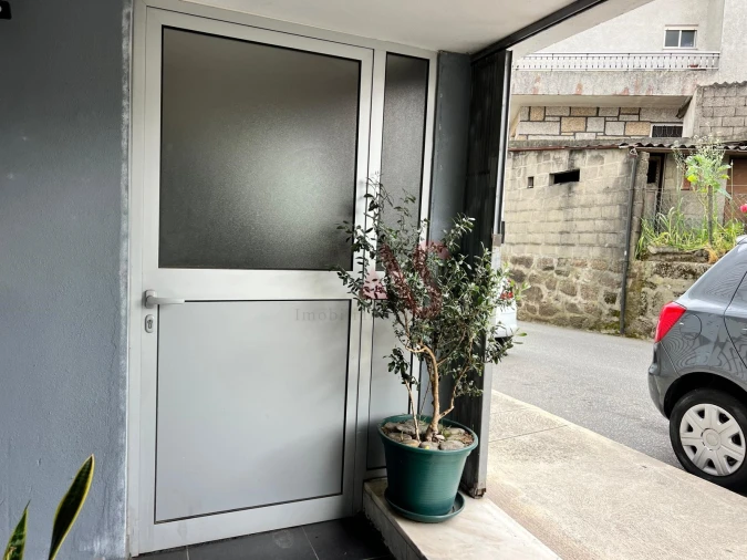 Armazém para Venda em Caldas de Vizela (São Miguel e São João) Foto 3