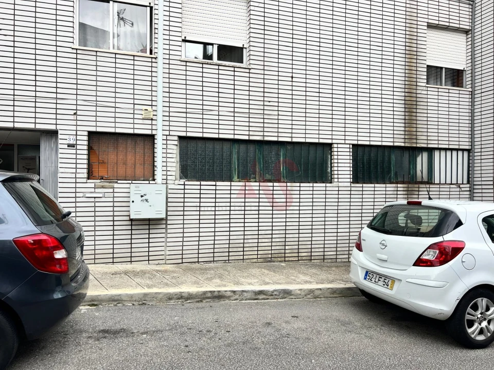 Armazém para Venda em Caldas de Vizela (São Miguel e São João) Foto 2
