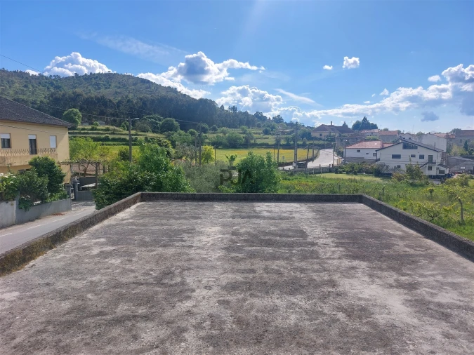 Moradia T0 para Venda em São João da Fresta Foto 5