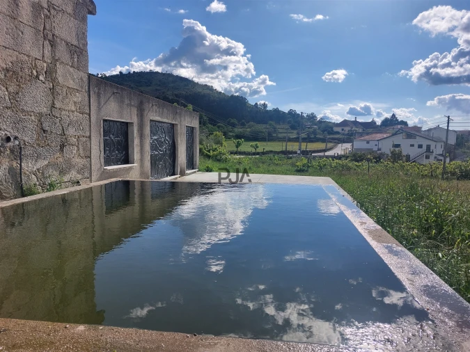 Moradia T0 para Venda em São João da Fresta Foto 9