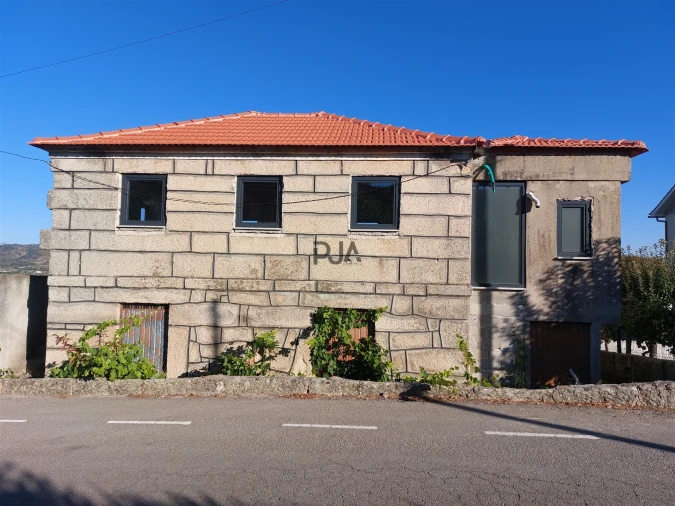 Moradia T0 para Venda em São João da Fresta