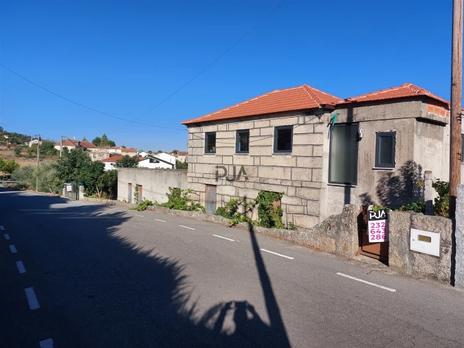 Moradia T0 para Venda em São João da Fresta Foto 2