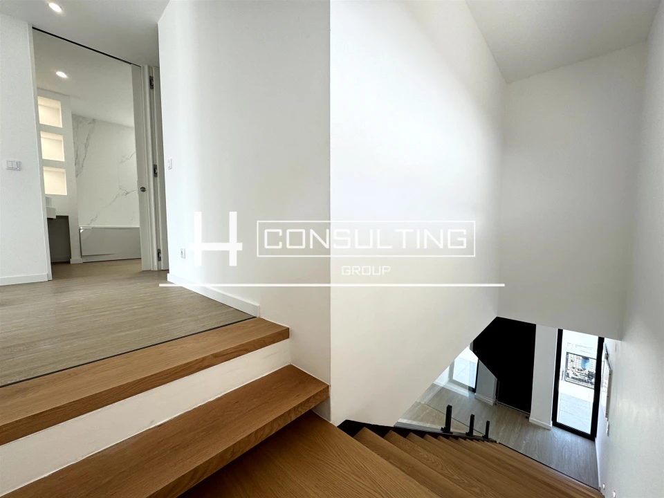 Moradia T3 para Venda em Porto Salvo Foto 53