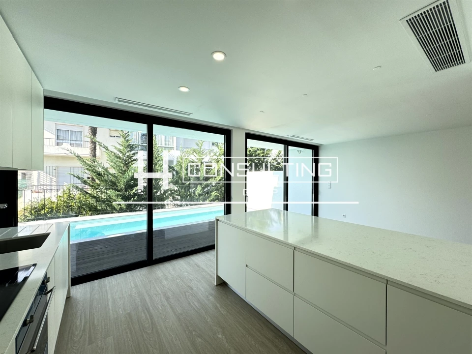 Moradia T3 para Venda em Porto Salvo Foto 21